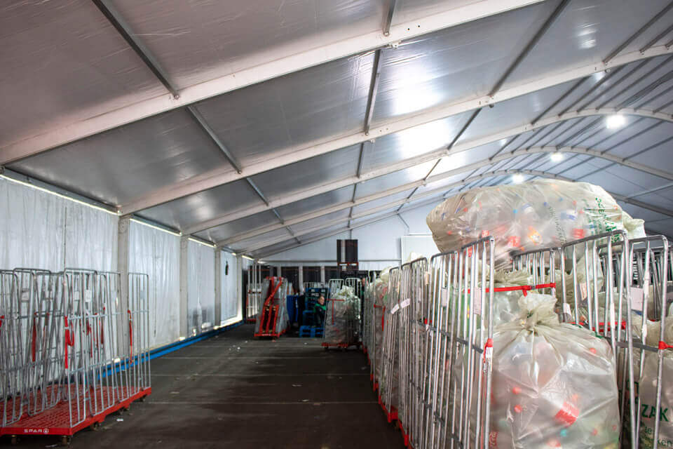 Wektent als opslag voor een bedrijf