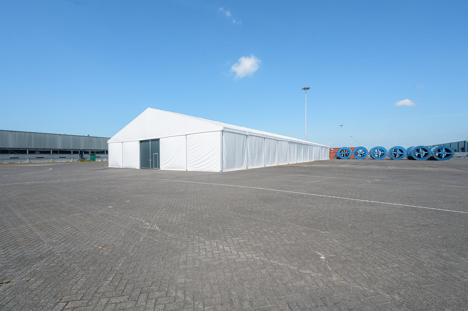 Ongeïsoleerde tenthal voor HUSA Logistics